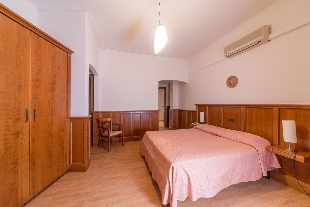 Hotel Del Camerlengo Fara San Martino Phòng bức ảnh